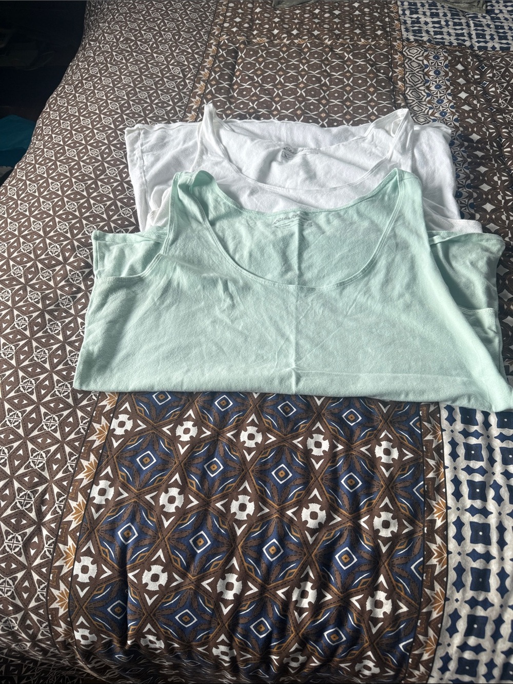 Eddie Bauer Mint Green and White Scoop Neck Tank Tops